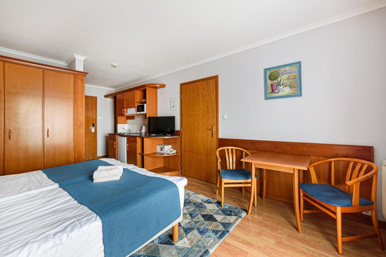 Holiday Club Apartman Hotel Hévíz Екстериор снимка