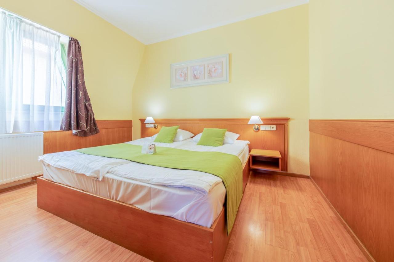 Holiday Club Apartman Hotel Hévíz Екстериор снимка