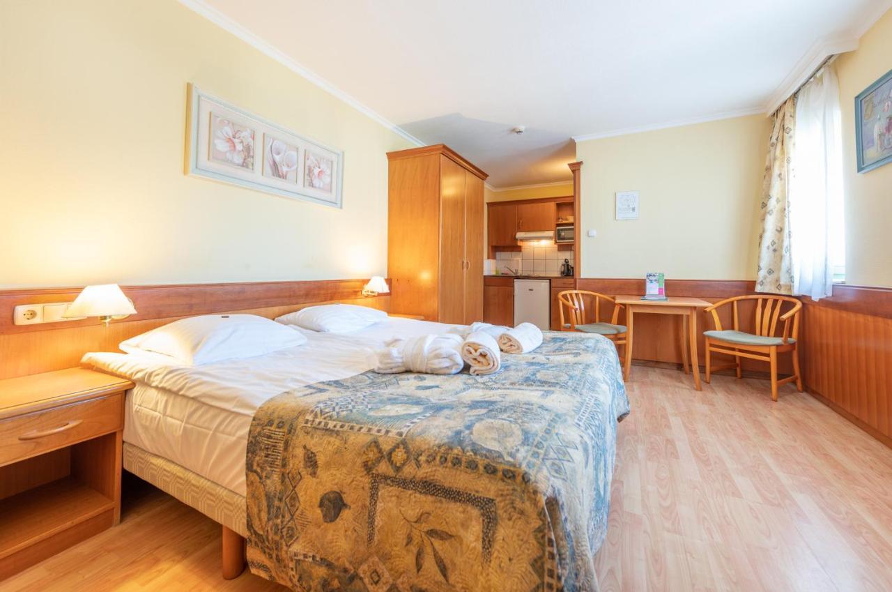 Holiday Club Apartman Hotel Hévíz Екстериор снимка
