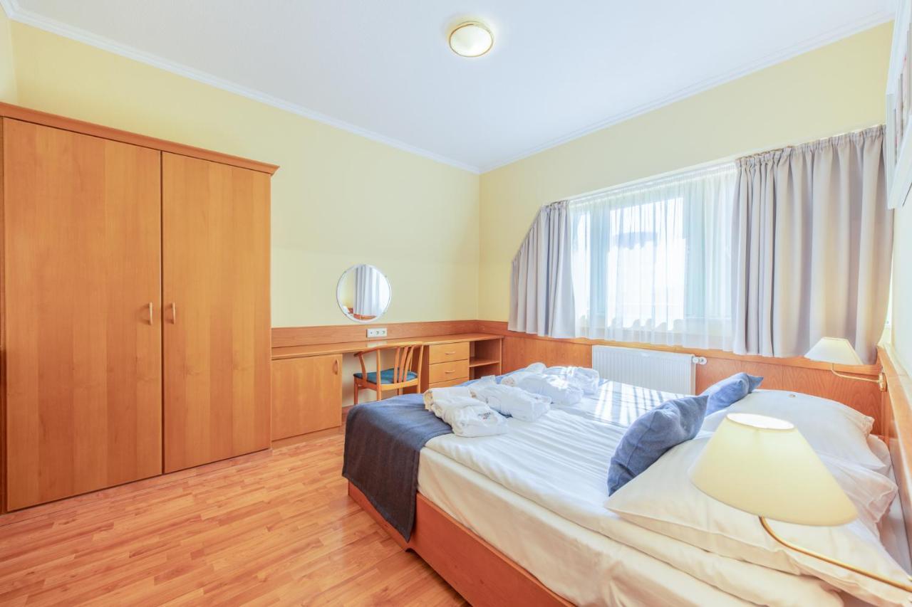 Holiday Club Apartman Hotel Hévíz Екстериор снимка
