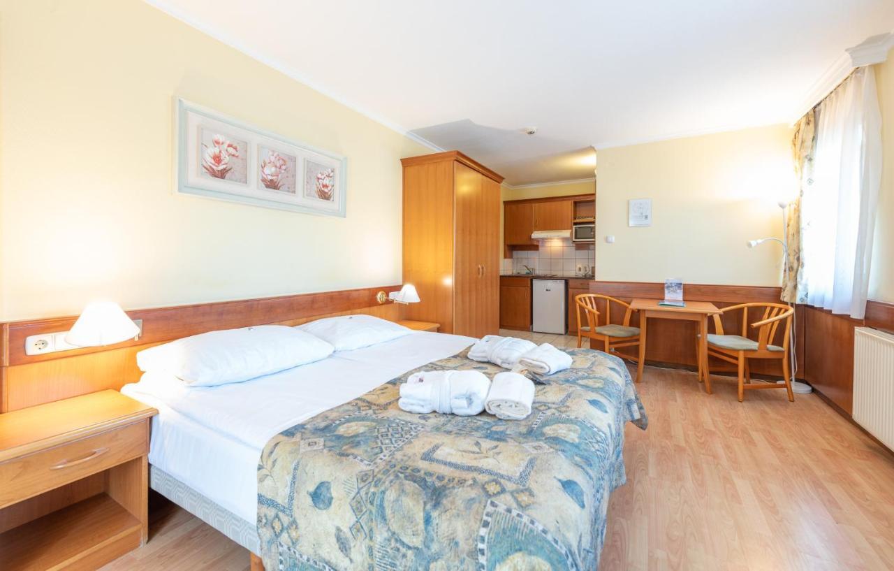 Holiday Club Apartman Hotel Hévíz Екстериор снимка