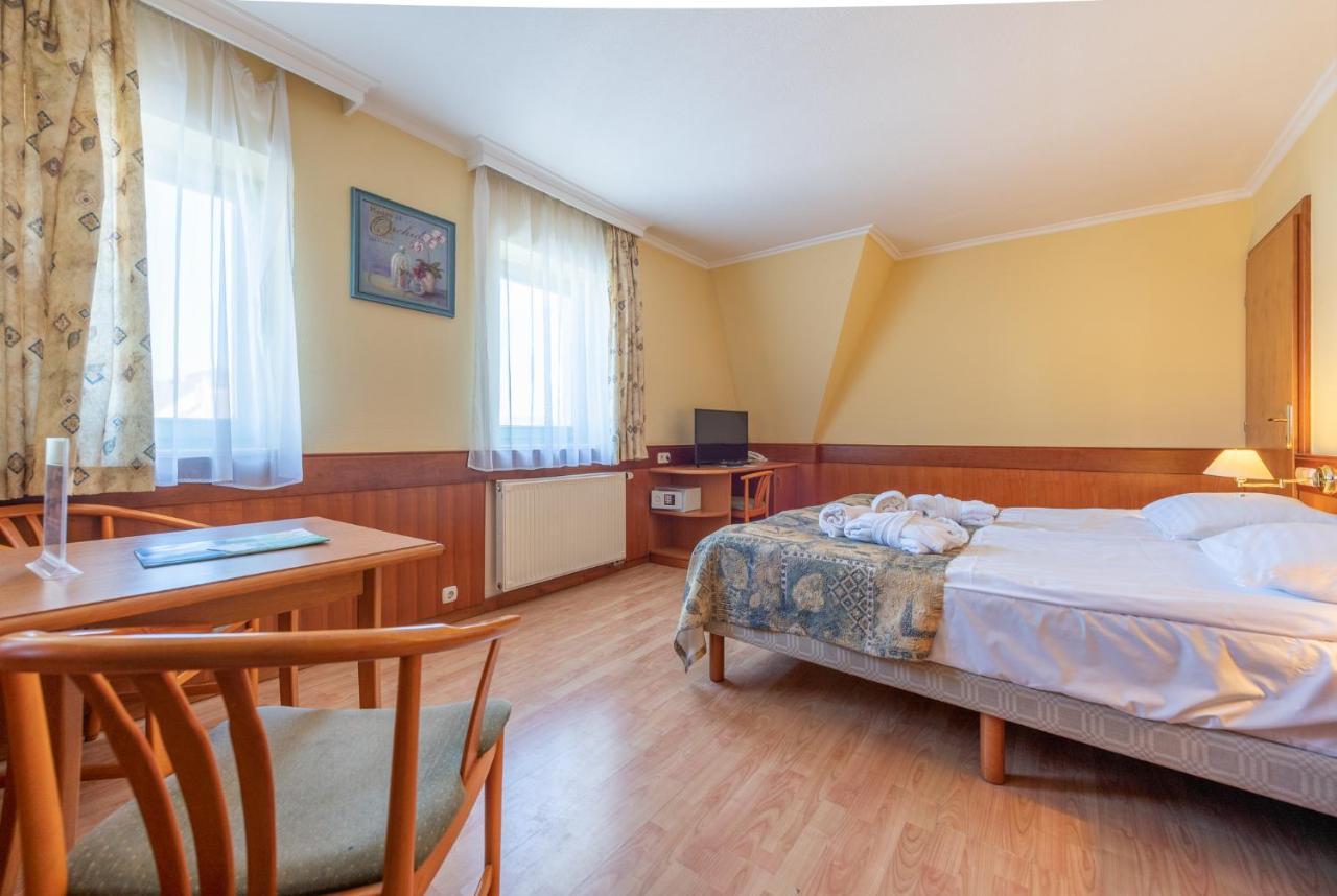 Holiday Club Apartman Hotel Hévíz Екстериор снимка