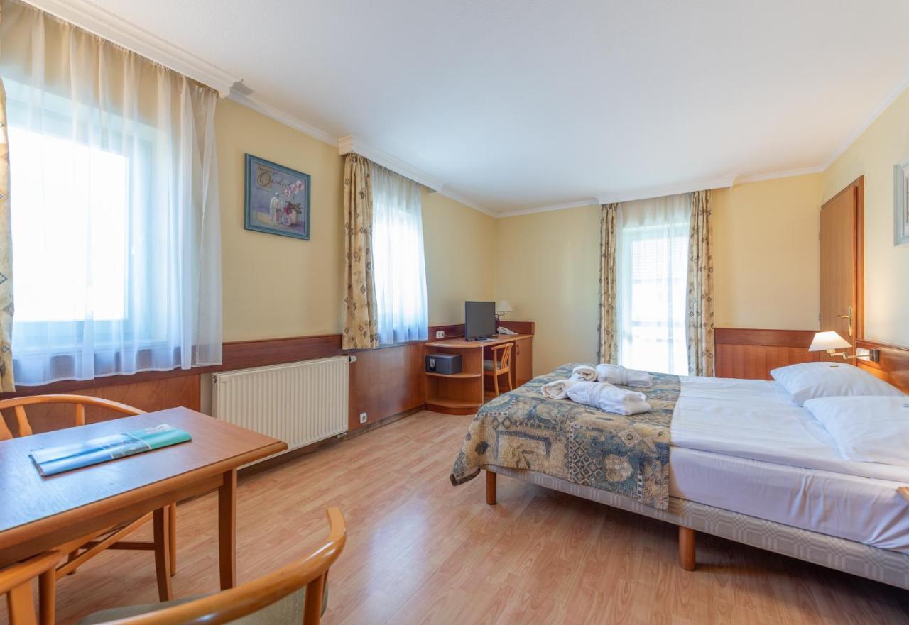 Holiday Club Apartman Hotel Hévíz Екстериор снимка