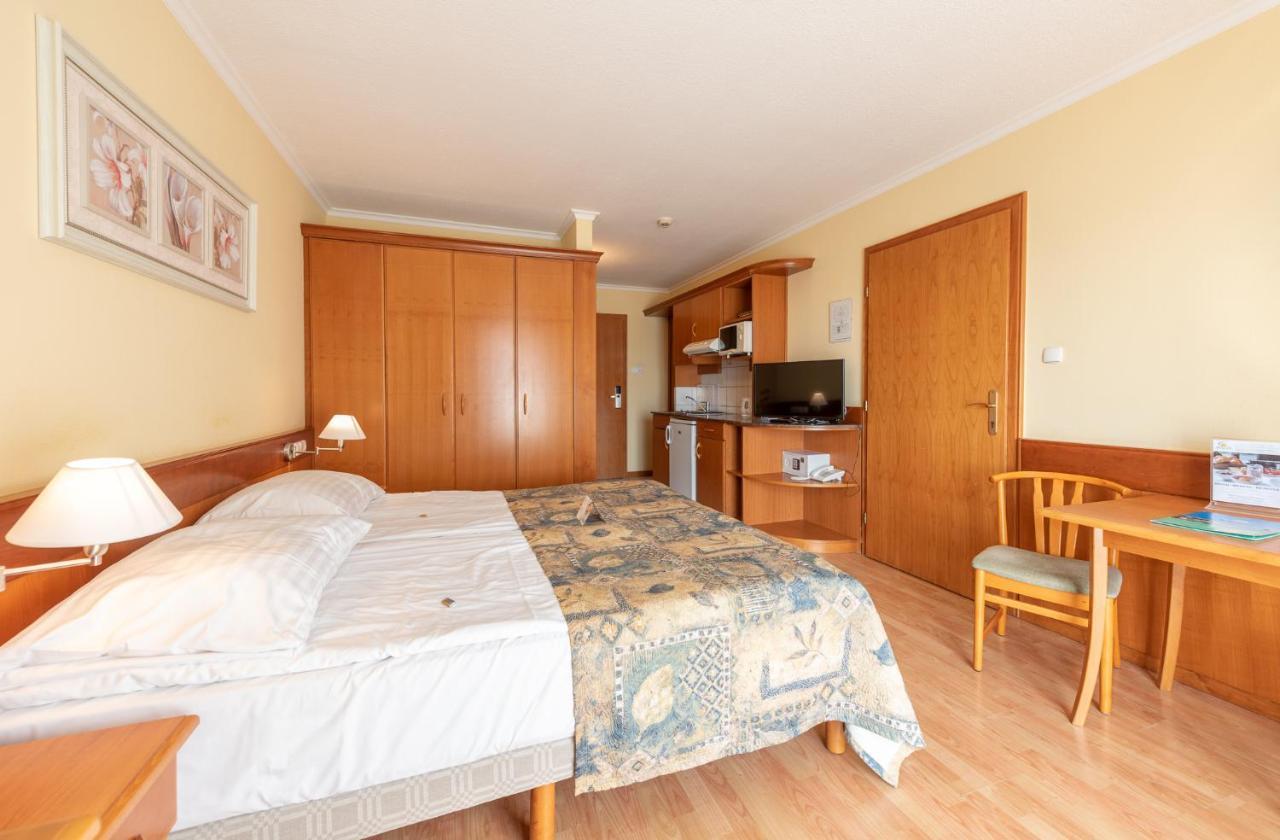 Holiday Club Apartman Hotel Hévíz Екстериор снимка