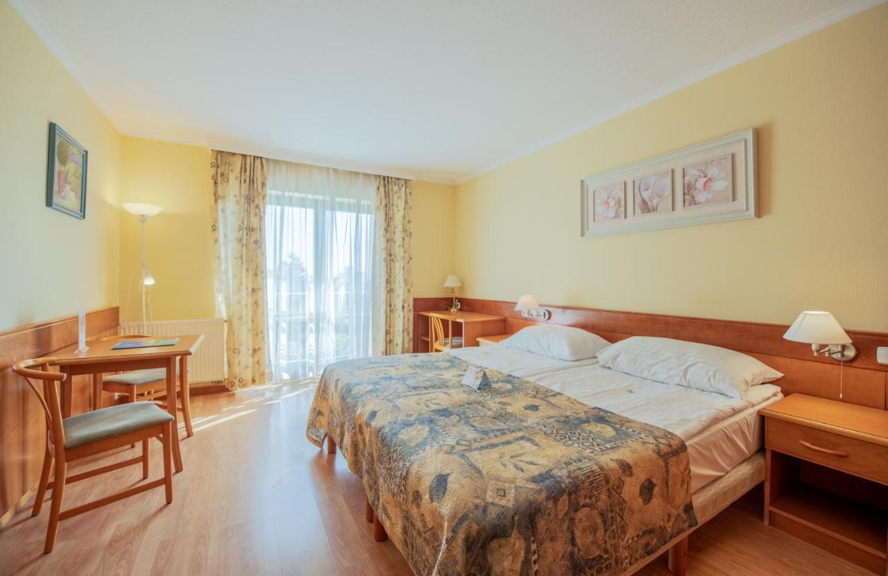 Holiday Club Apartman Hotel Hévíz Екстериор снимка