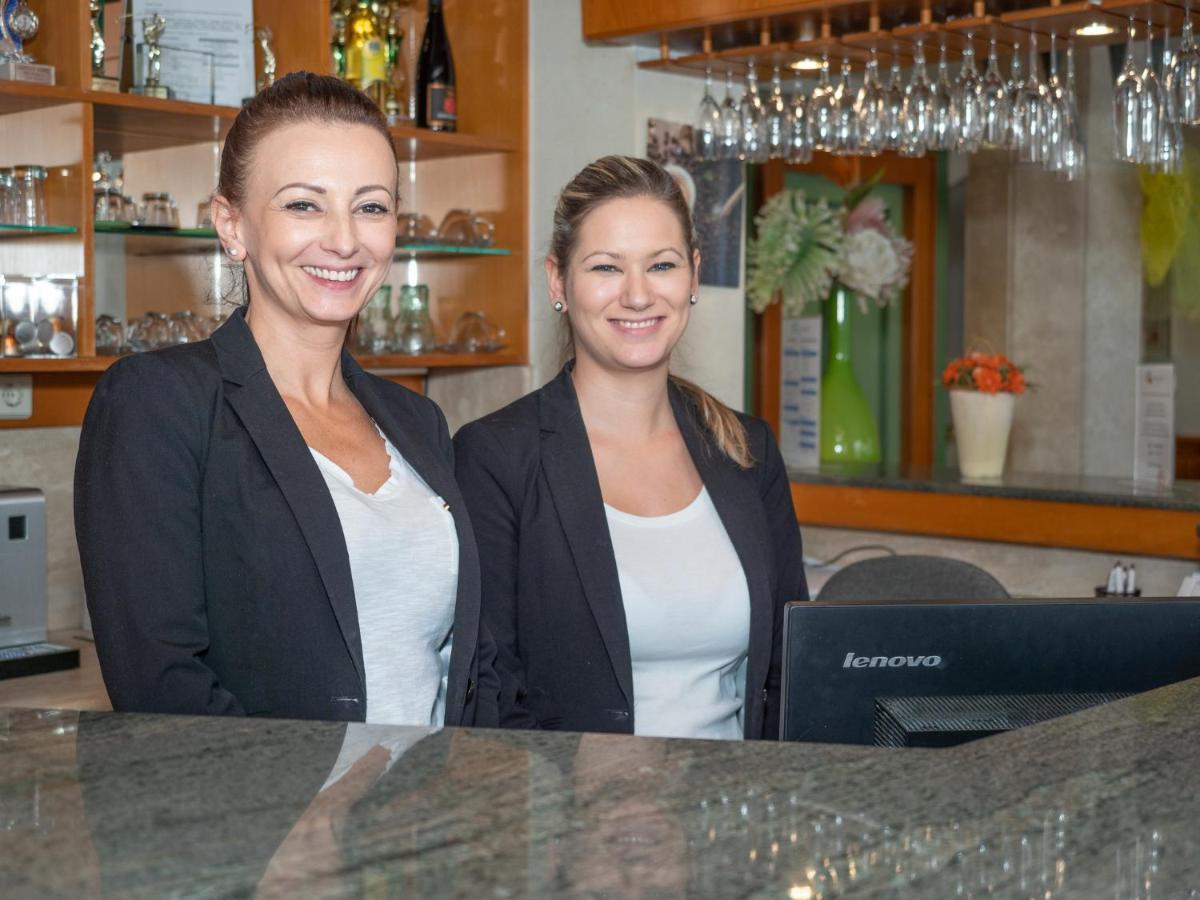 Holiday Club Apartman Hotel Hévíz Екстериор снимка