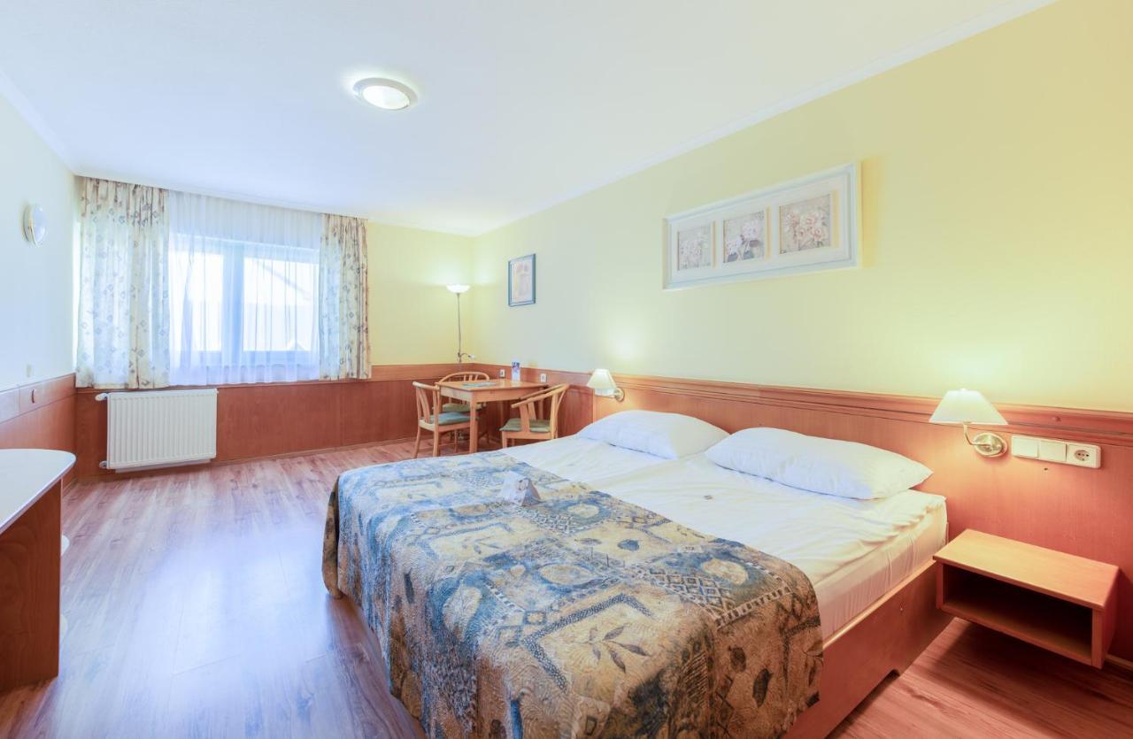 Holiday Club Apartman Hotel Hévíz Екстериор снимка